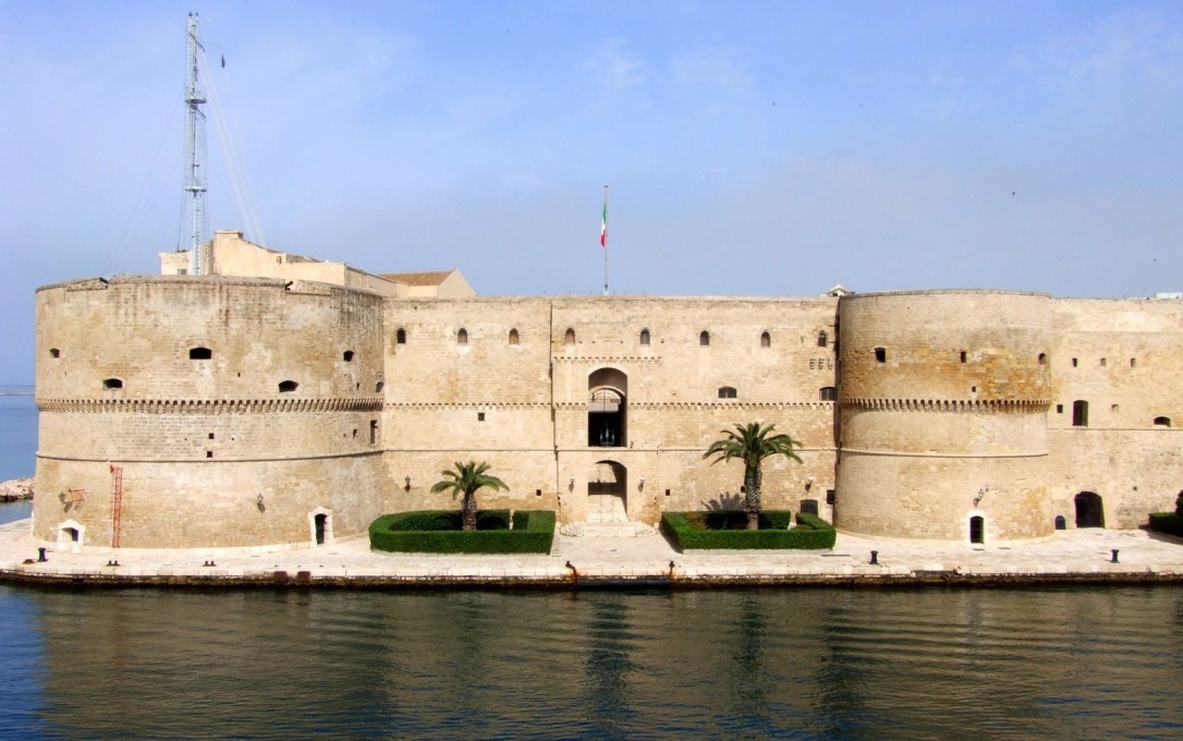 castello-aragonese-di-taranto4.jpg